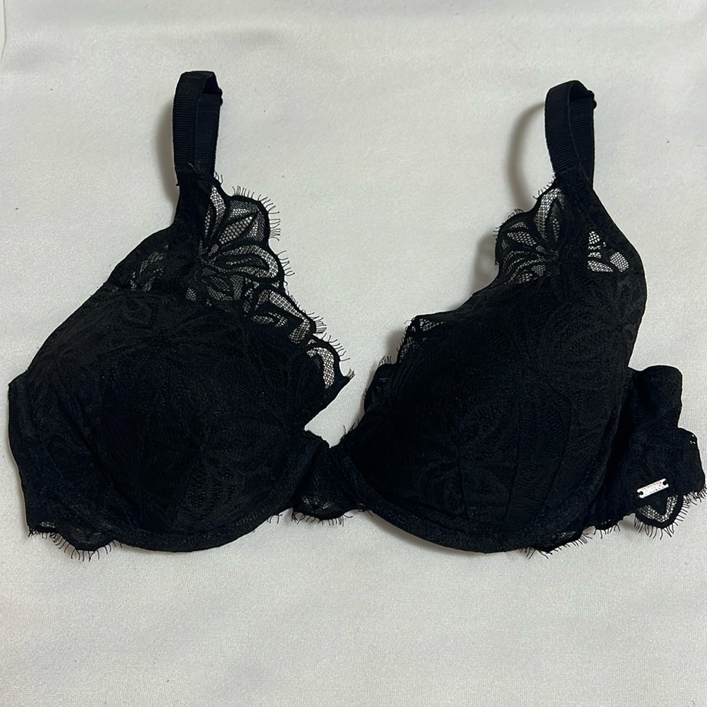 Victoria’s Secret PINK black Lacey bra size 34DD